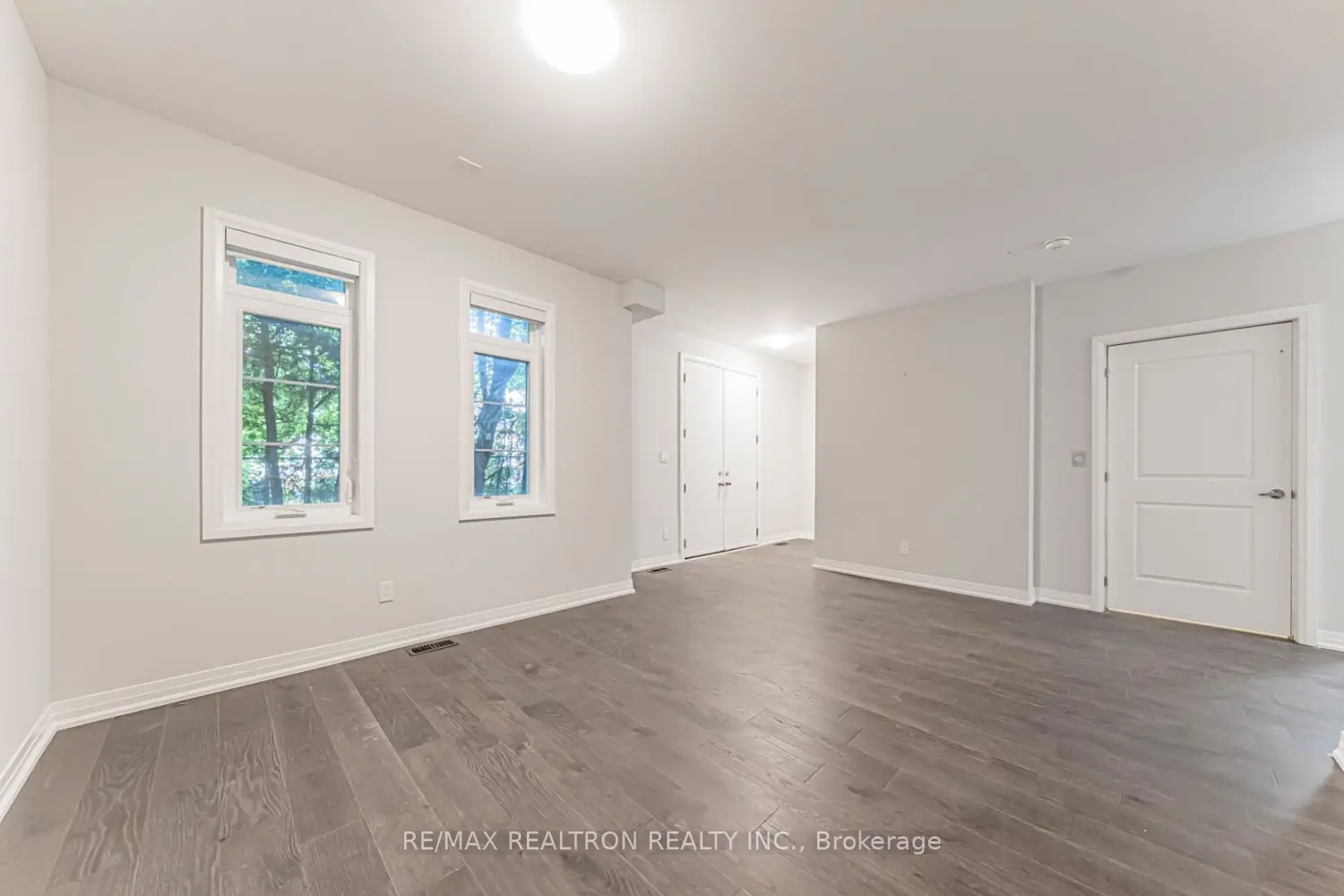 260 Eagle Street 26 photo 4