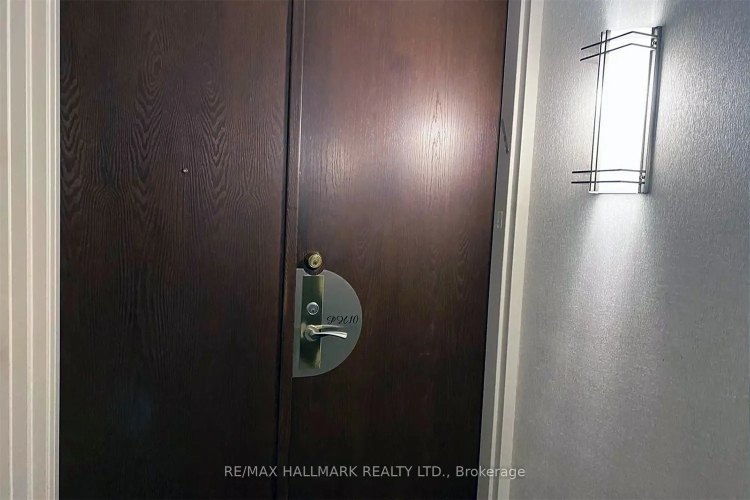 447 Walmer Road Ph10 photo 4