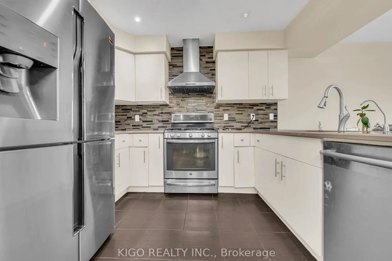 193 Mccann Street photo 3