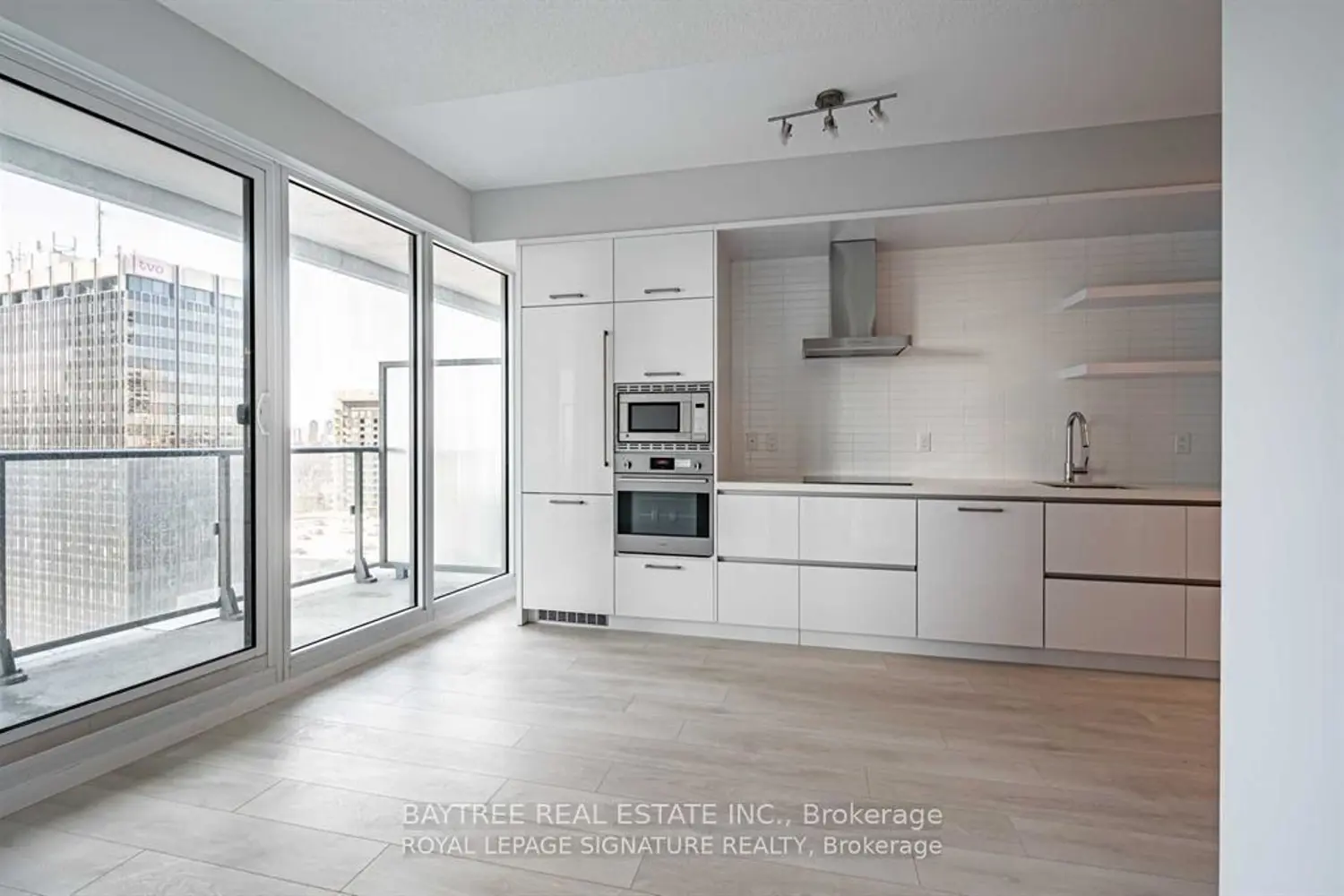 2221 Yonge Street 1506