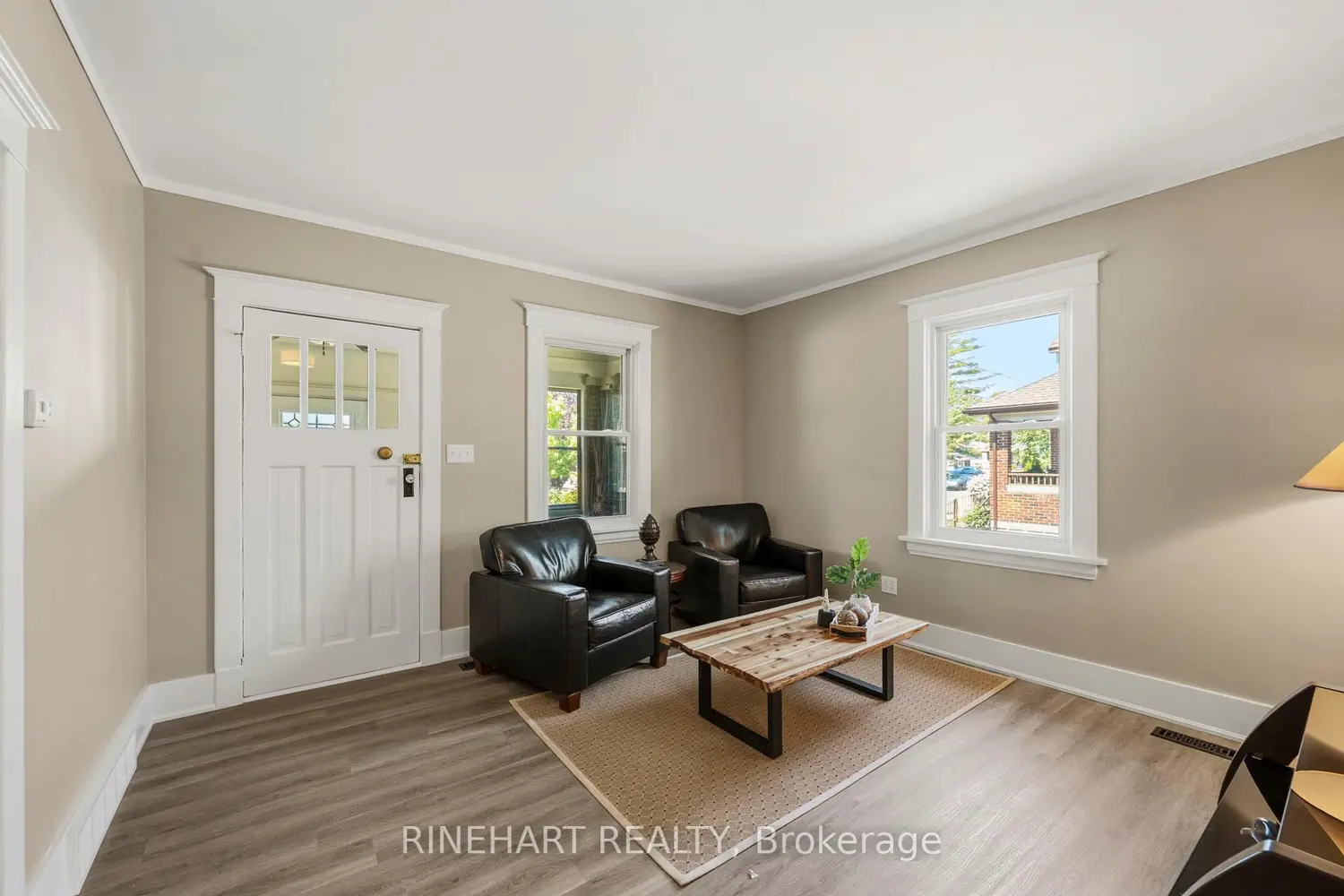 352 Edmonton Street photo 3