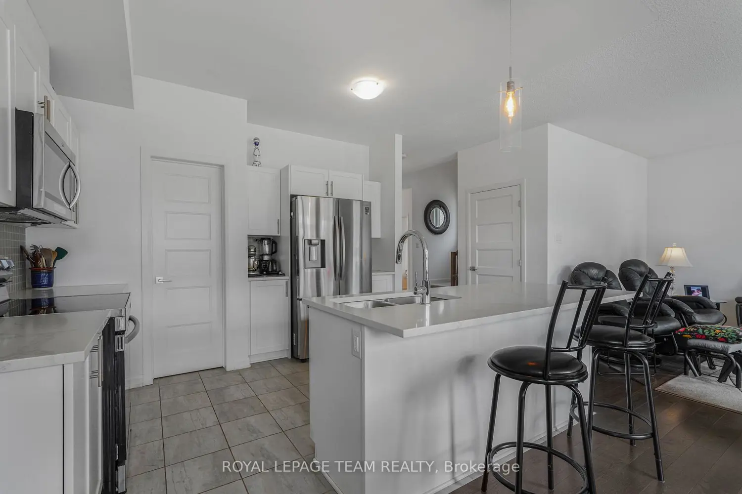 376 Sterling Avenue photo 4
