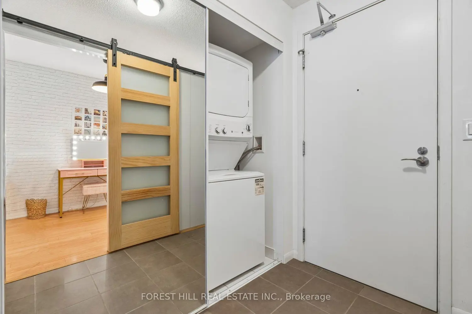 830 Lawrence Avenue 413 photo 4