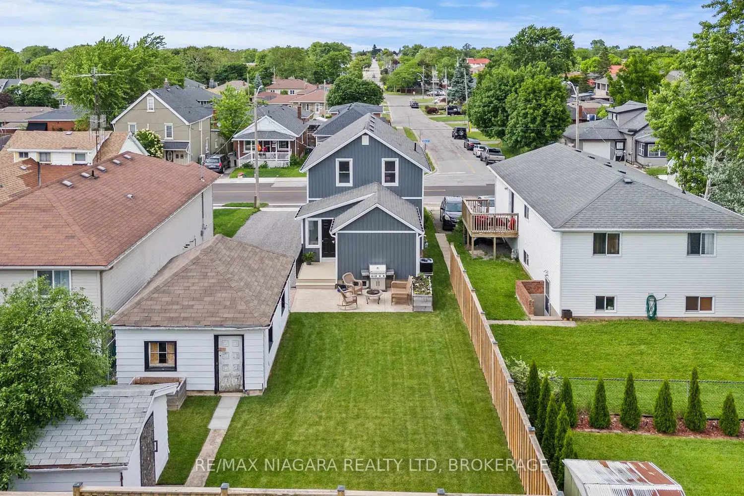 47 Sullivan Avenue photo 2