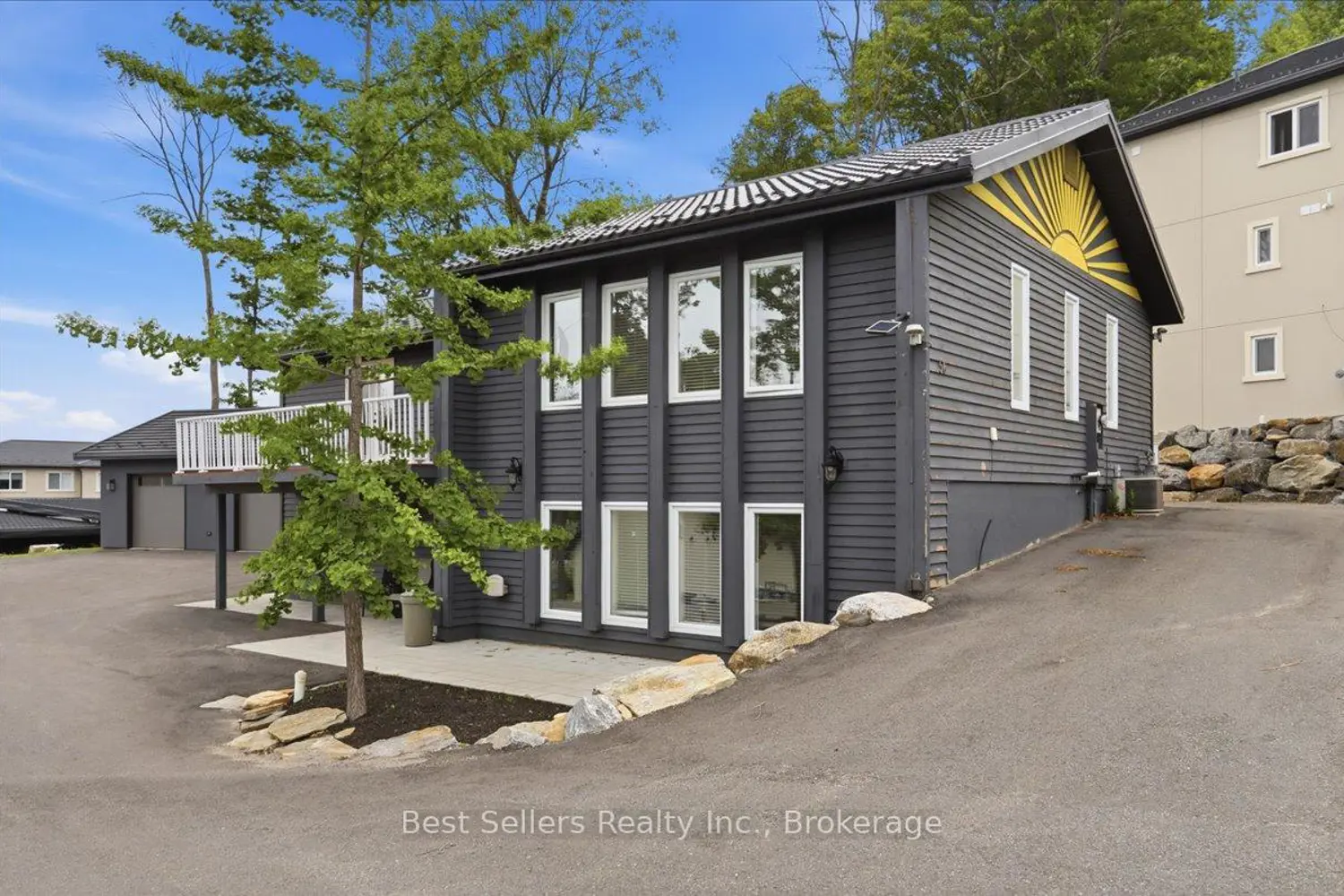 56 Florence Street photo 2