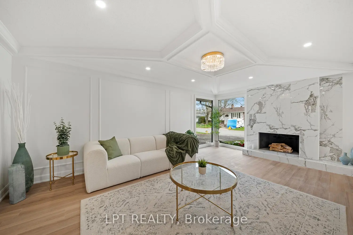 19 Moorcroft Road photo 4