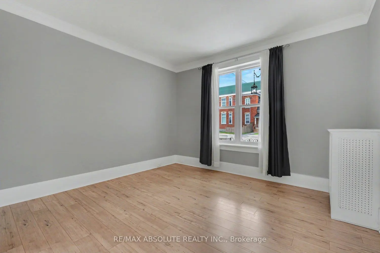 16 Glen Avenue photo 3
