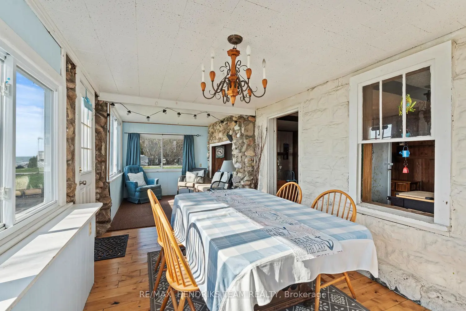 11273 Harbourview Road photo 4