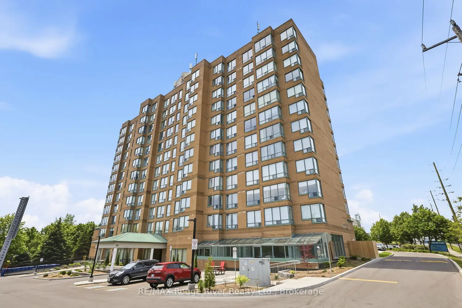 711 Rossland Rd E Road 1107