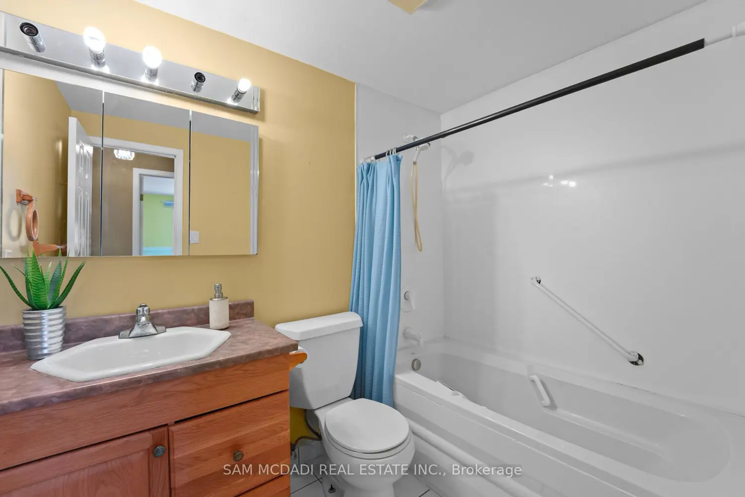 2644 Altadena Court photo 4