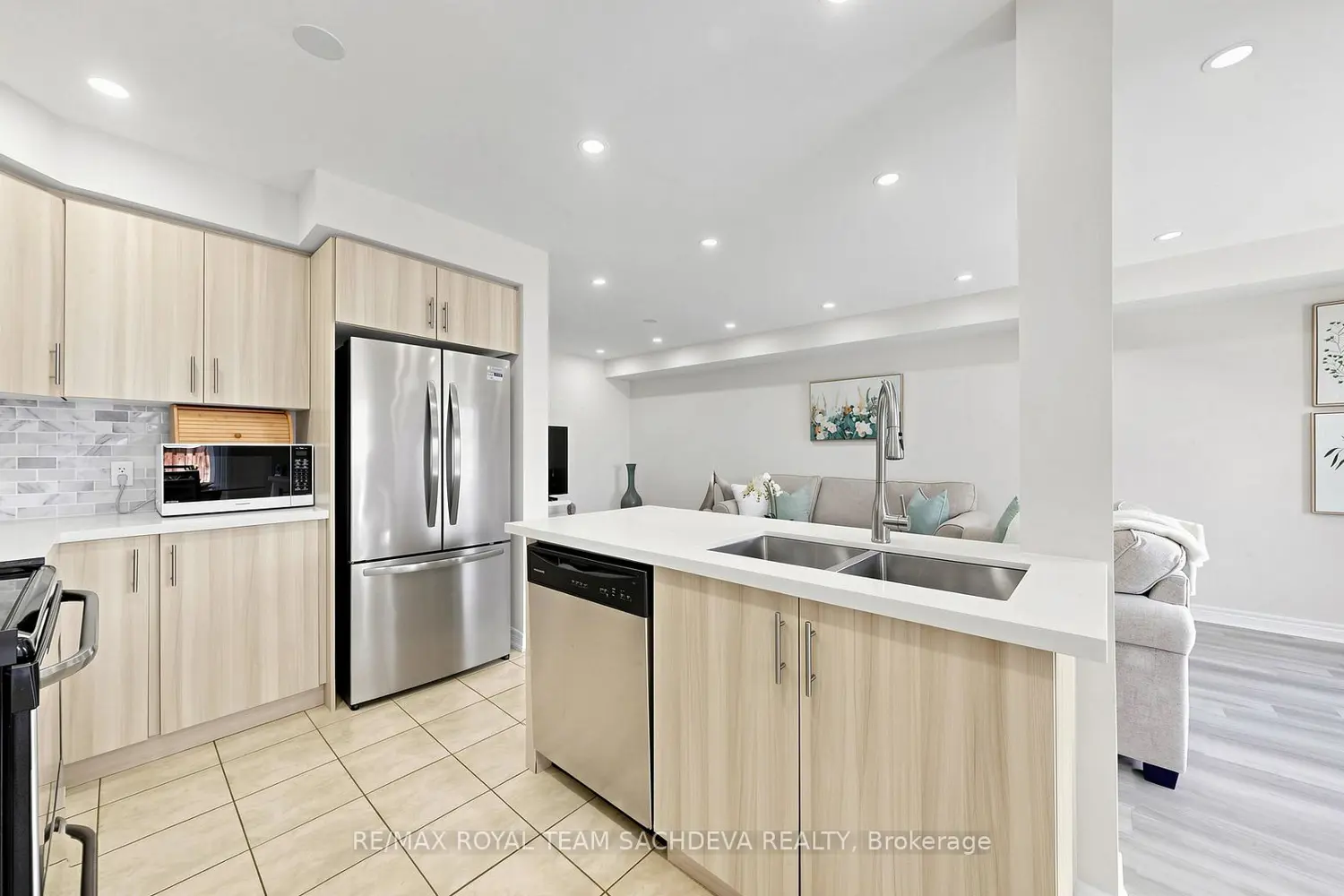70 Artania Street photo 5