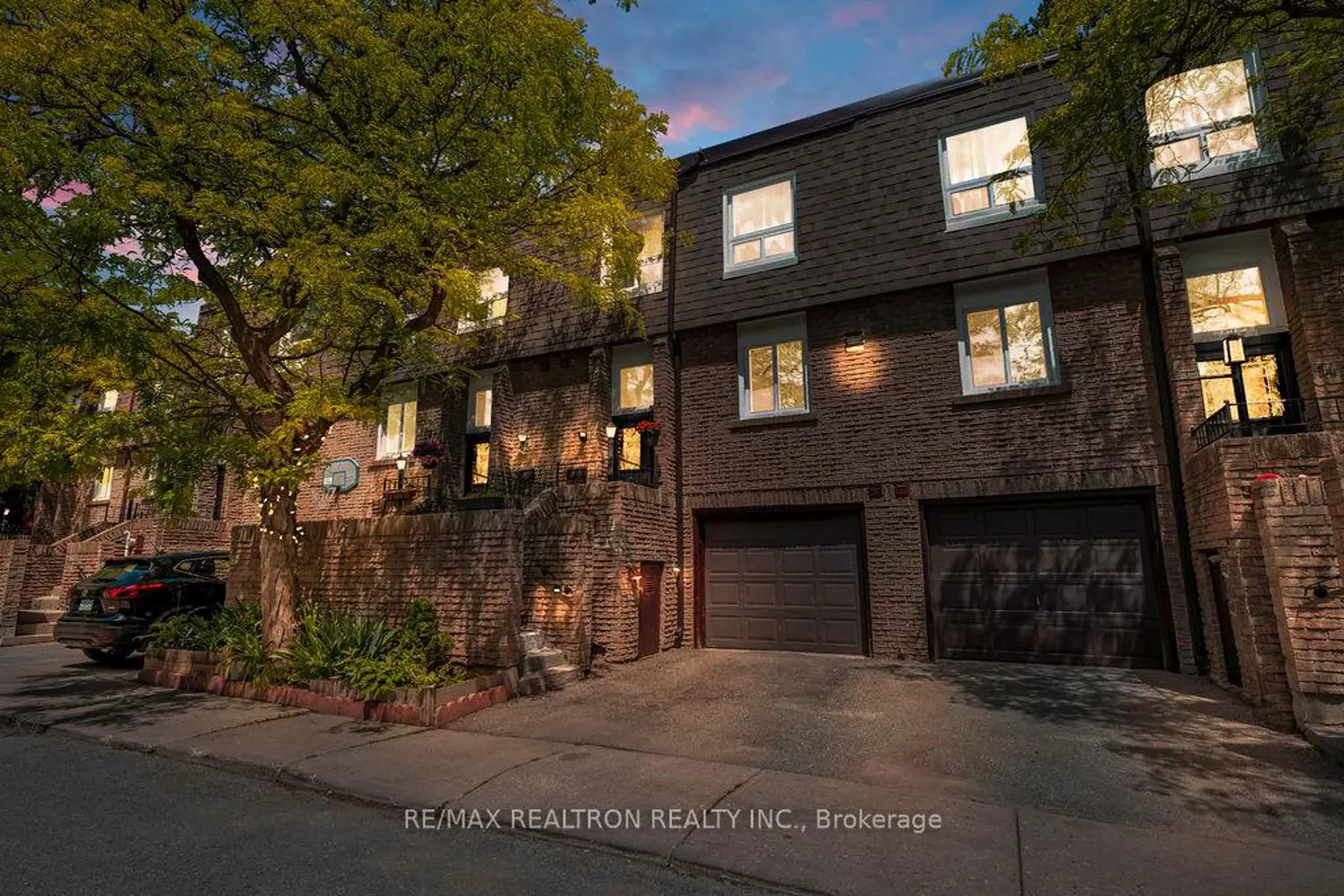 1 Davisbrook Boulevard 12