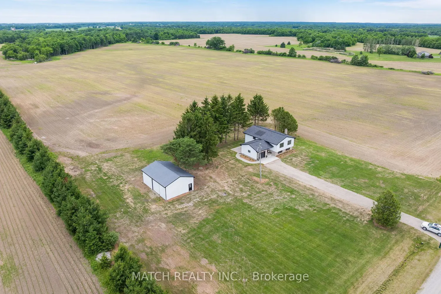 5583 Carriage Road photo 3