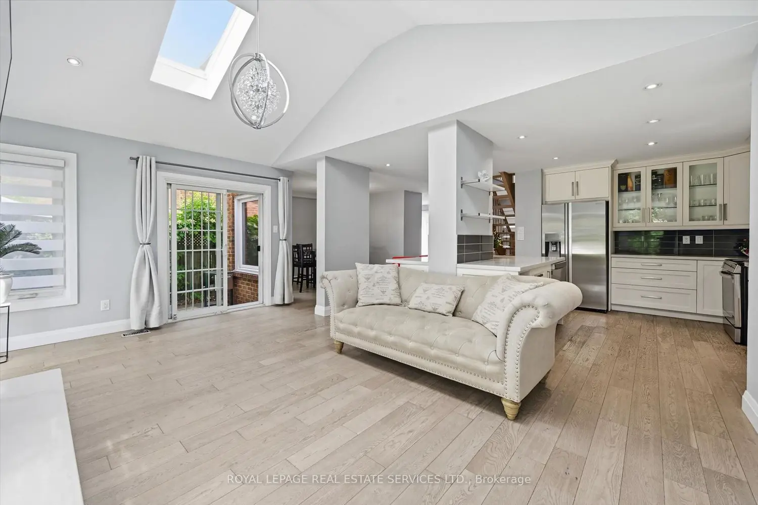 147 Speyside Drive photo 4