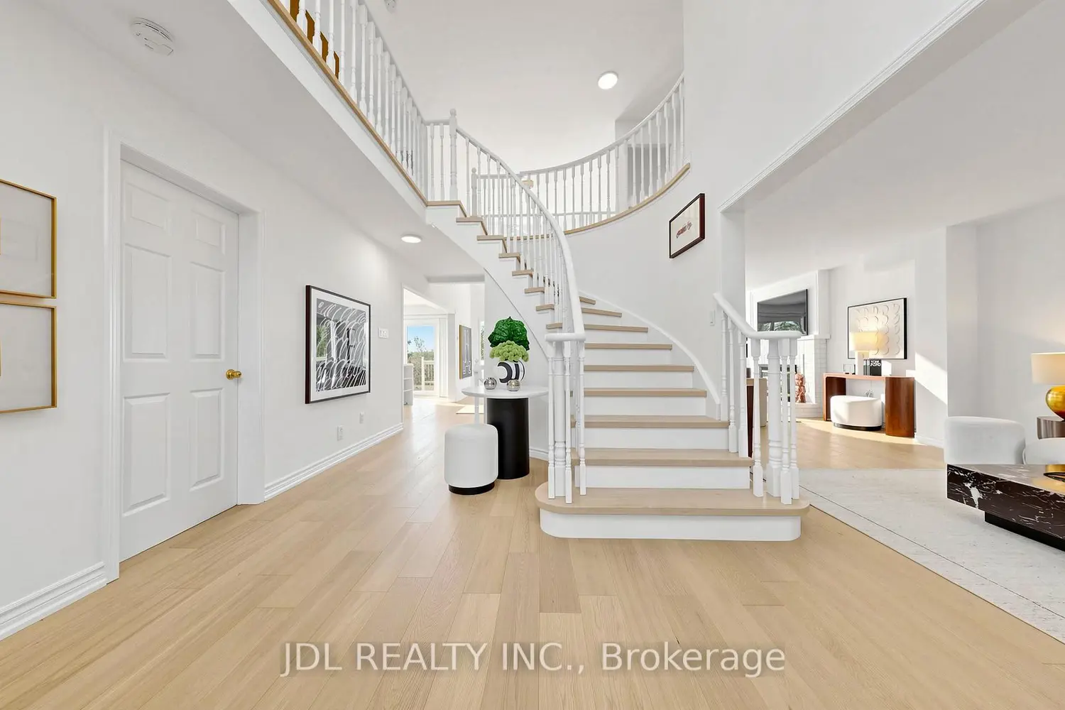 36 Chartwell Crescent photo 2