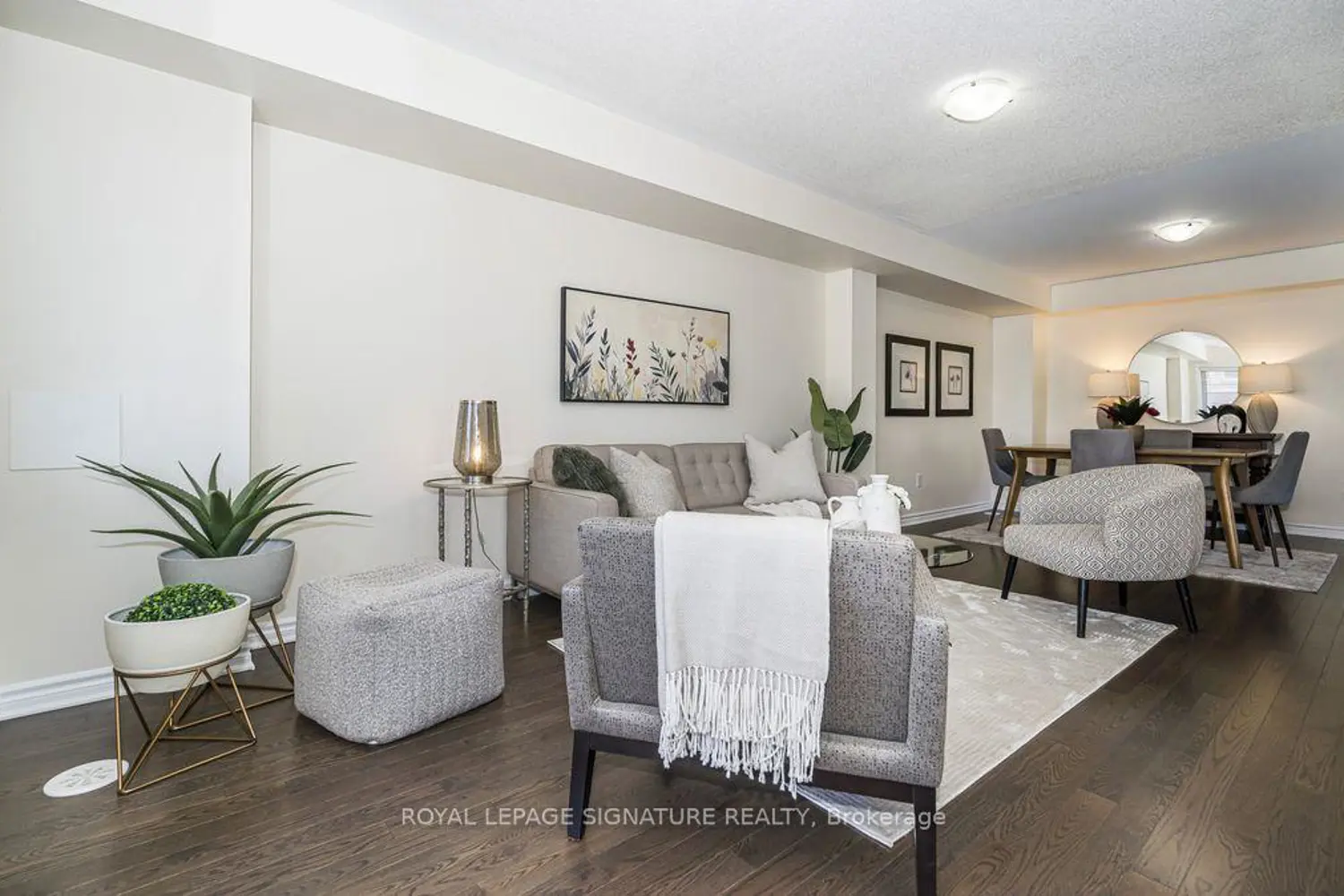 52 Deans Drive photo 3
