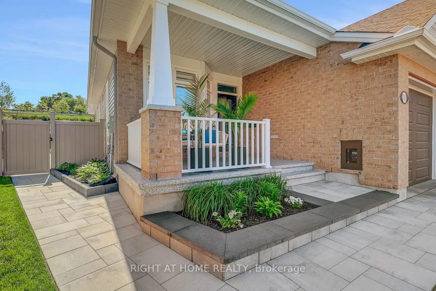 780 Keinouche Place photo 2