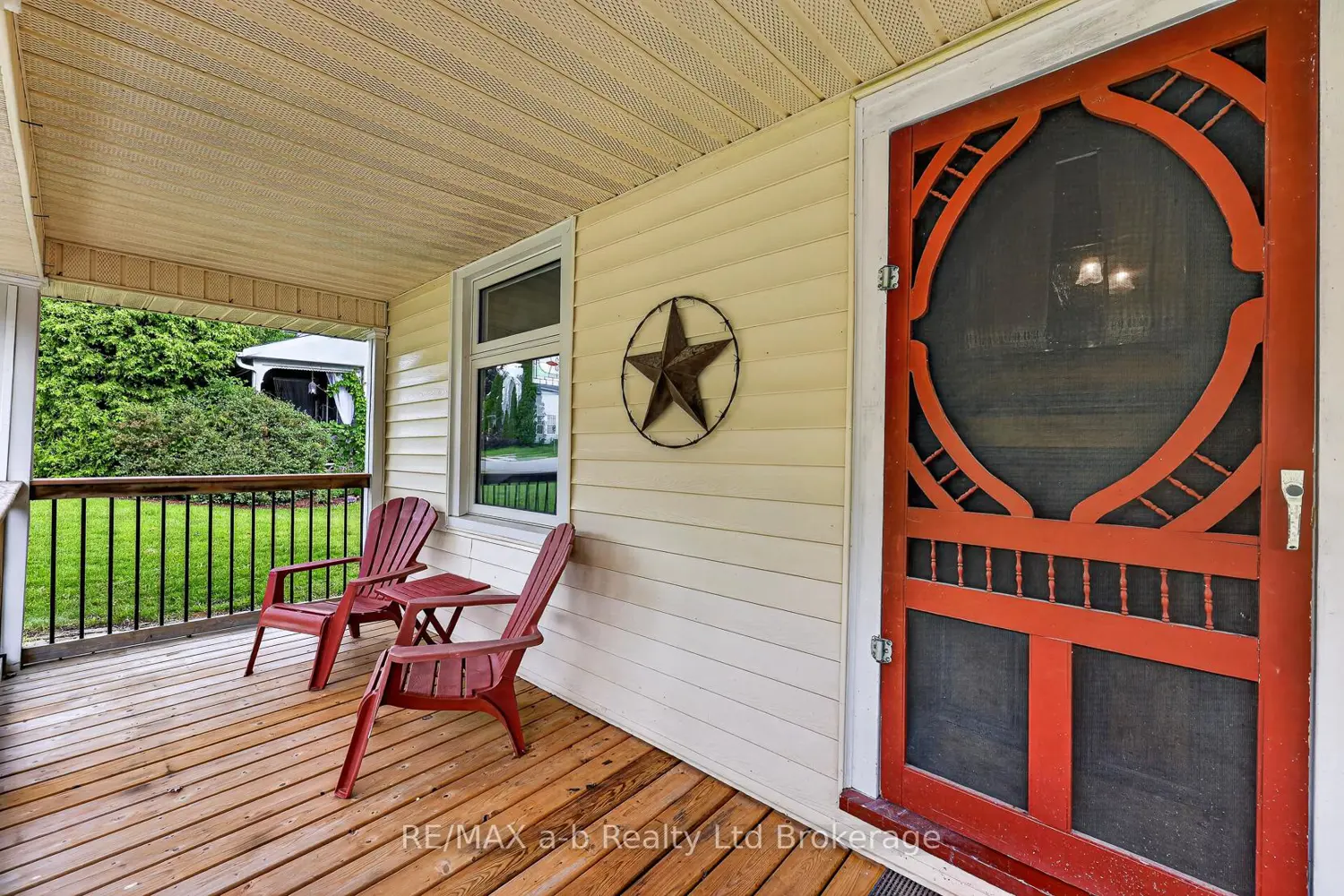 301 Thames Street photo 2