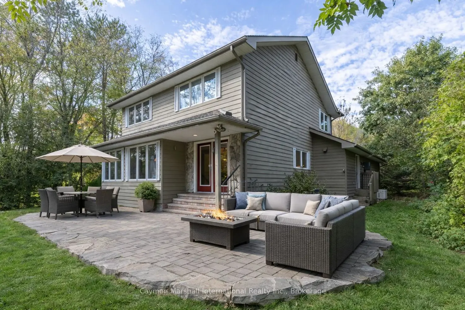 1079 Sawmill Lane photo 4
