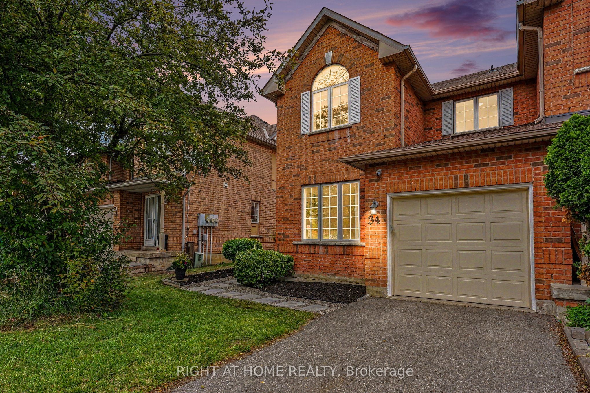 34-35 Malta Avenue, Brampton, ON, L6Y 5B4