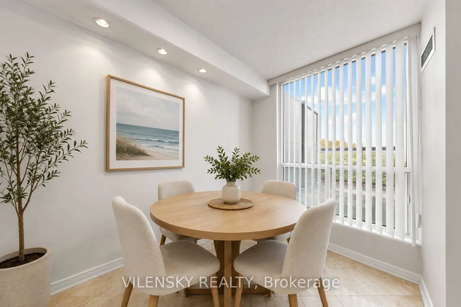 509 Beecroft Road 510 photo 4