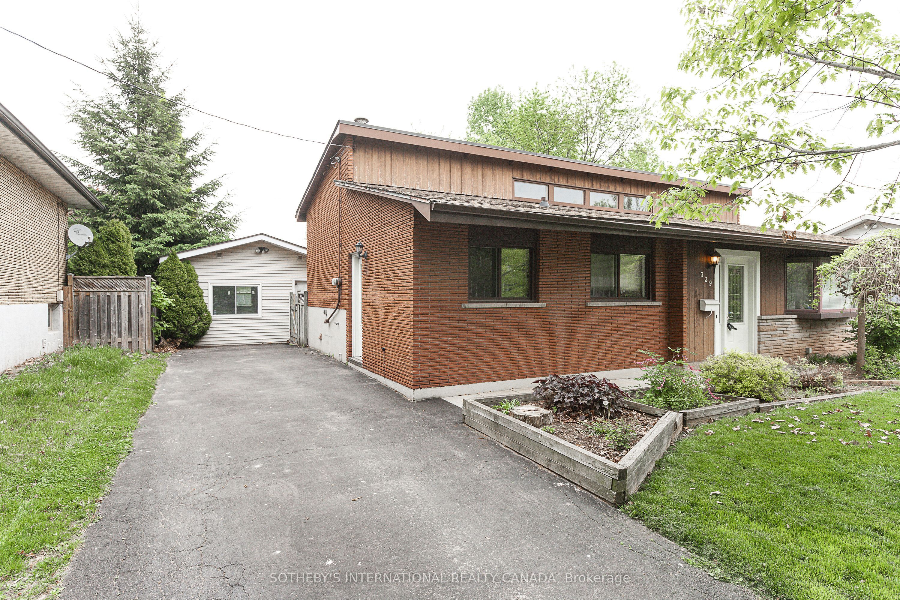 339 Bevan Drive, Burlington, ON, L7L 4L3 photo 4