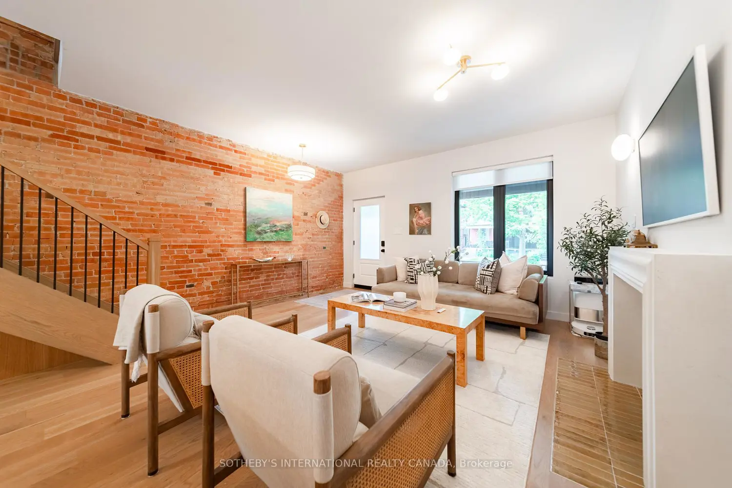 204 Grace Street photo 4
