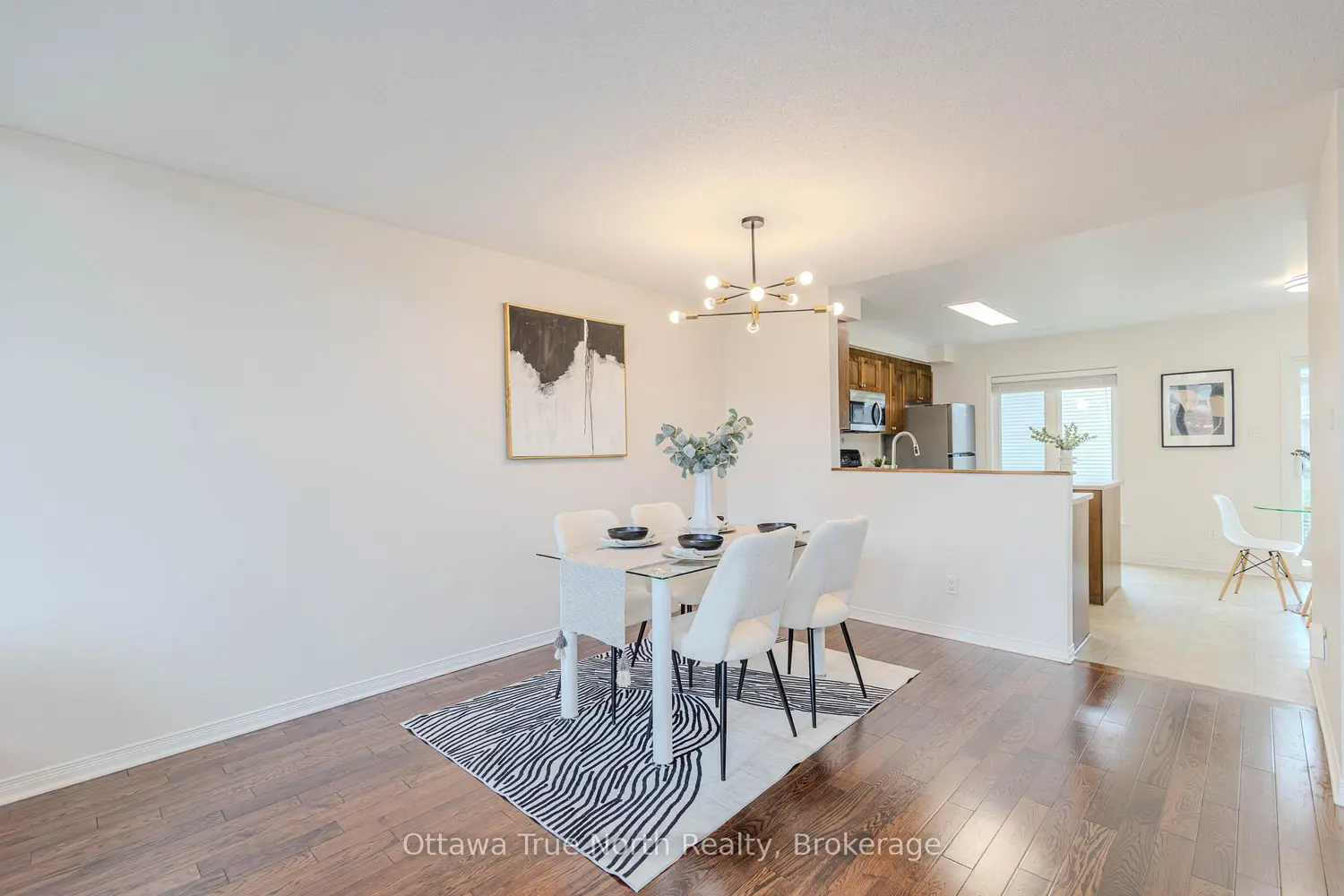 276 Keltie Private 9 photo 5