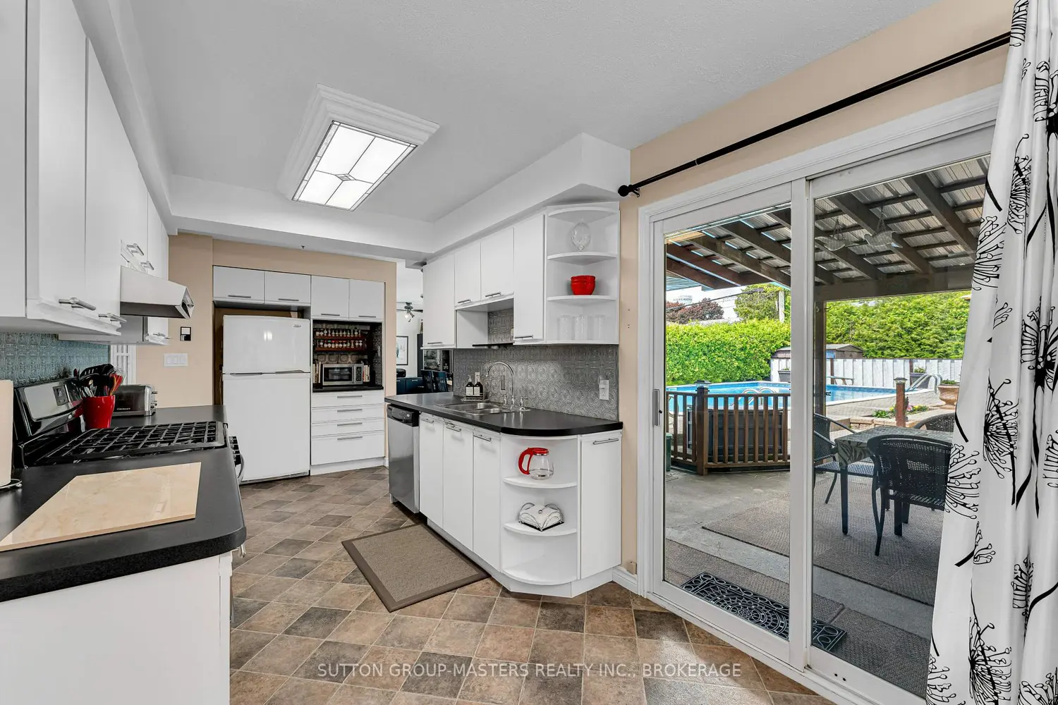 15 Bakers Lane photo 3