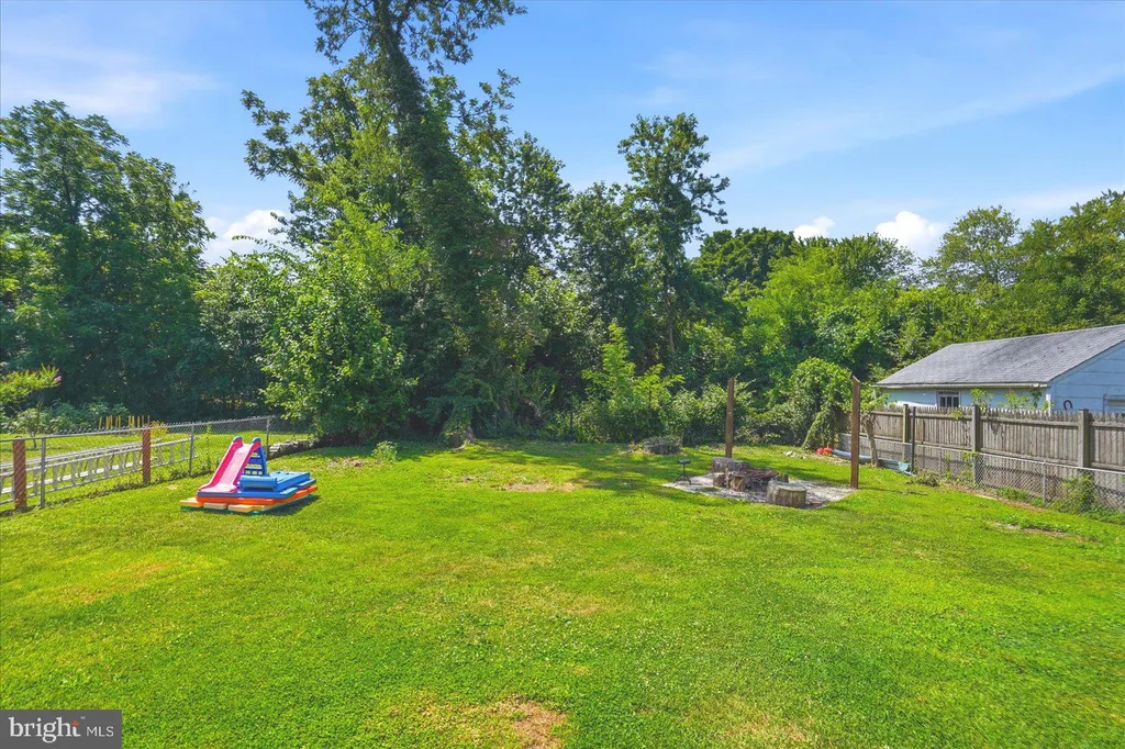 825 Martin Road, Essex, MD 21221