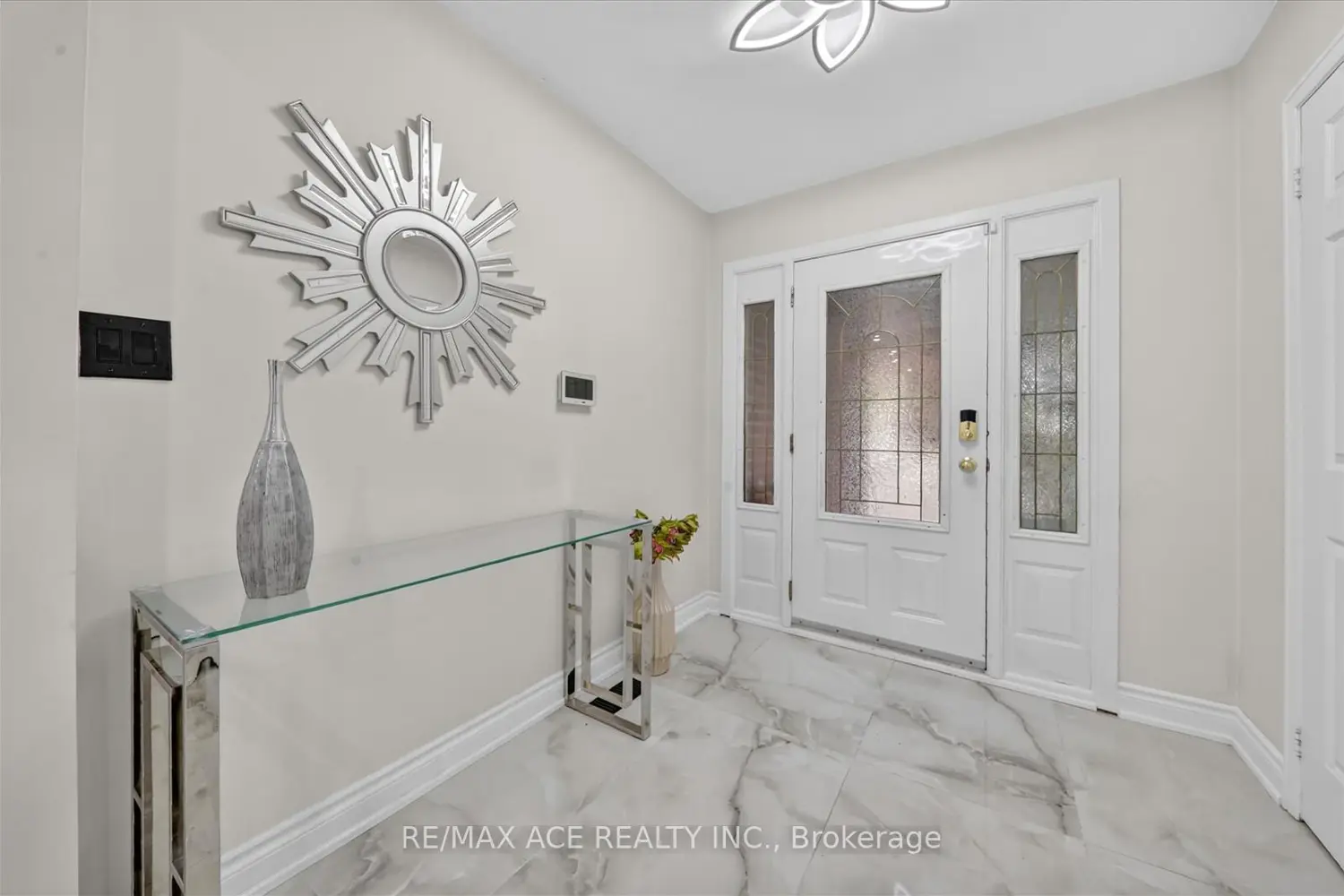 4 Beaumont Drive photo 2