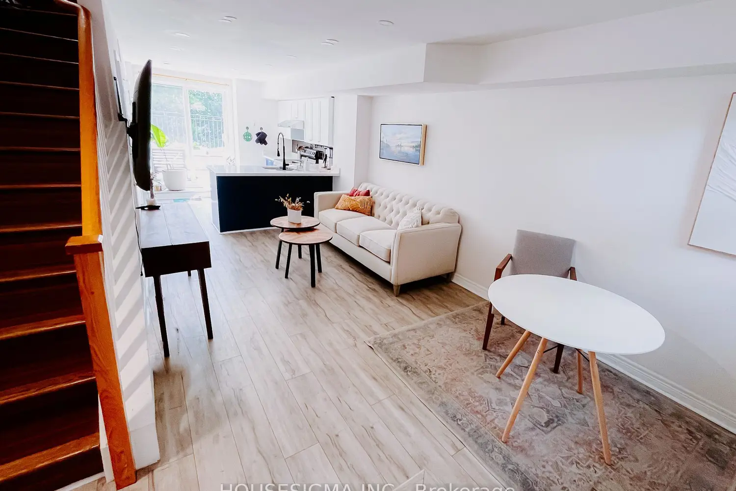 870 Jane Street 114 photo 3