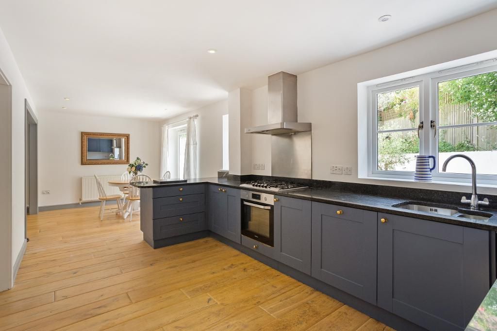 4 bed detached house for saleTalbot Road, Hawkhurst, Kent TN18 photo 2