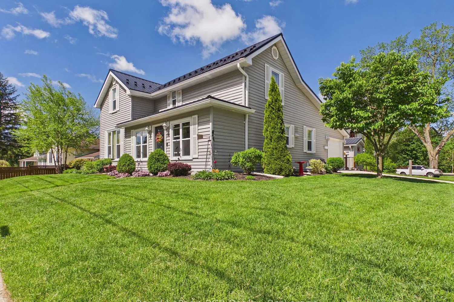 232 William Street photo 2