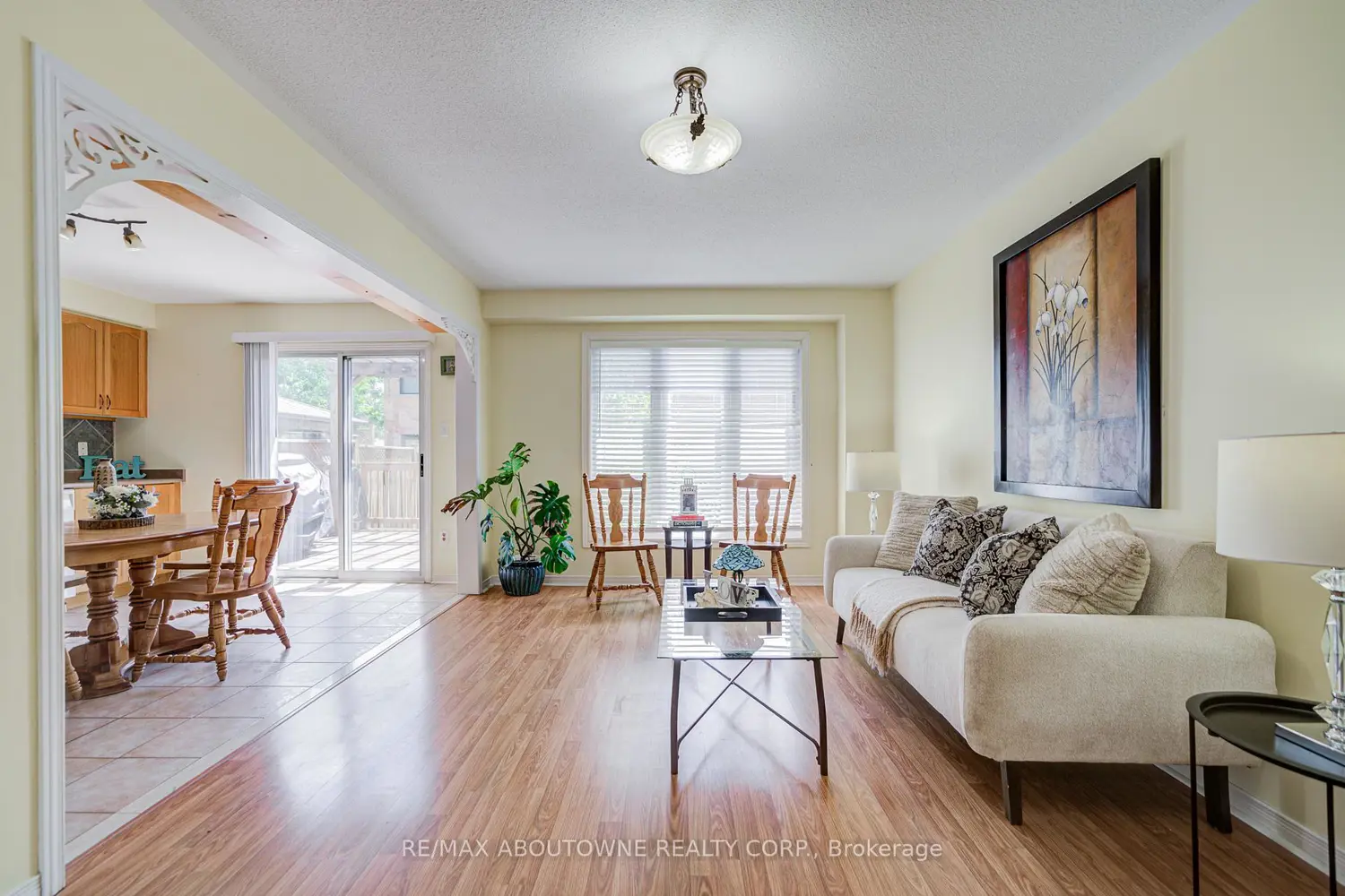 5128 Falconcrest Drive photo 2