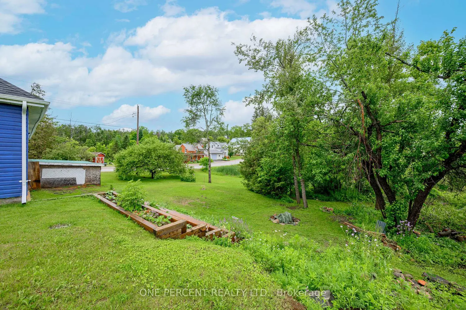 4982 Monck Road photo 4