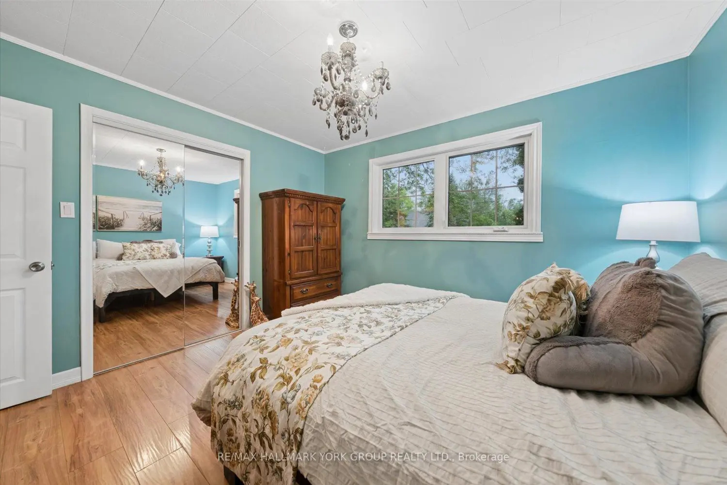 47 Sunnidale Boulevard photo 4
