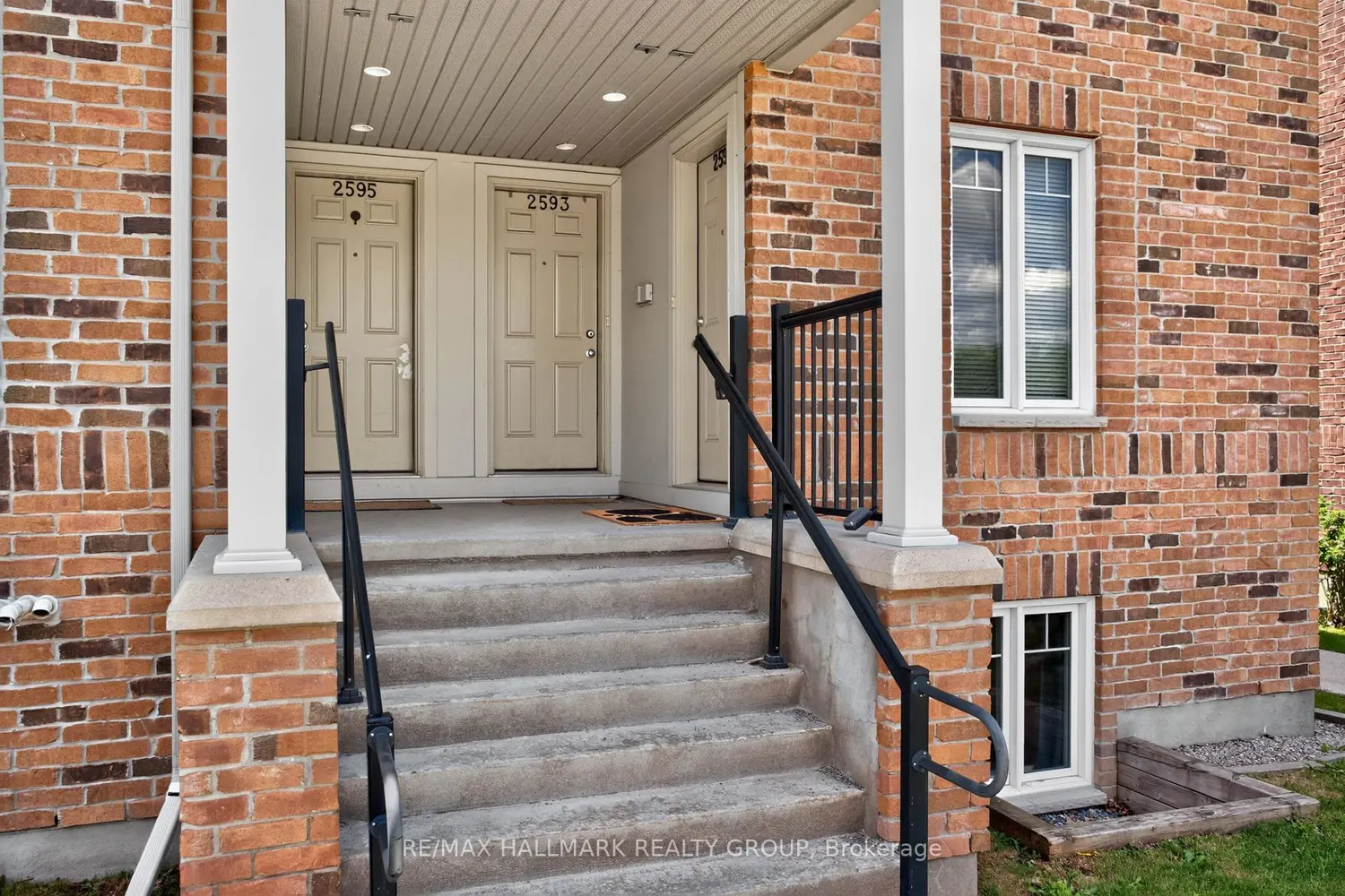 2591 Longfields Drive 26 photo 2