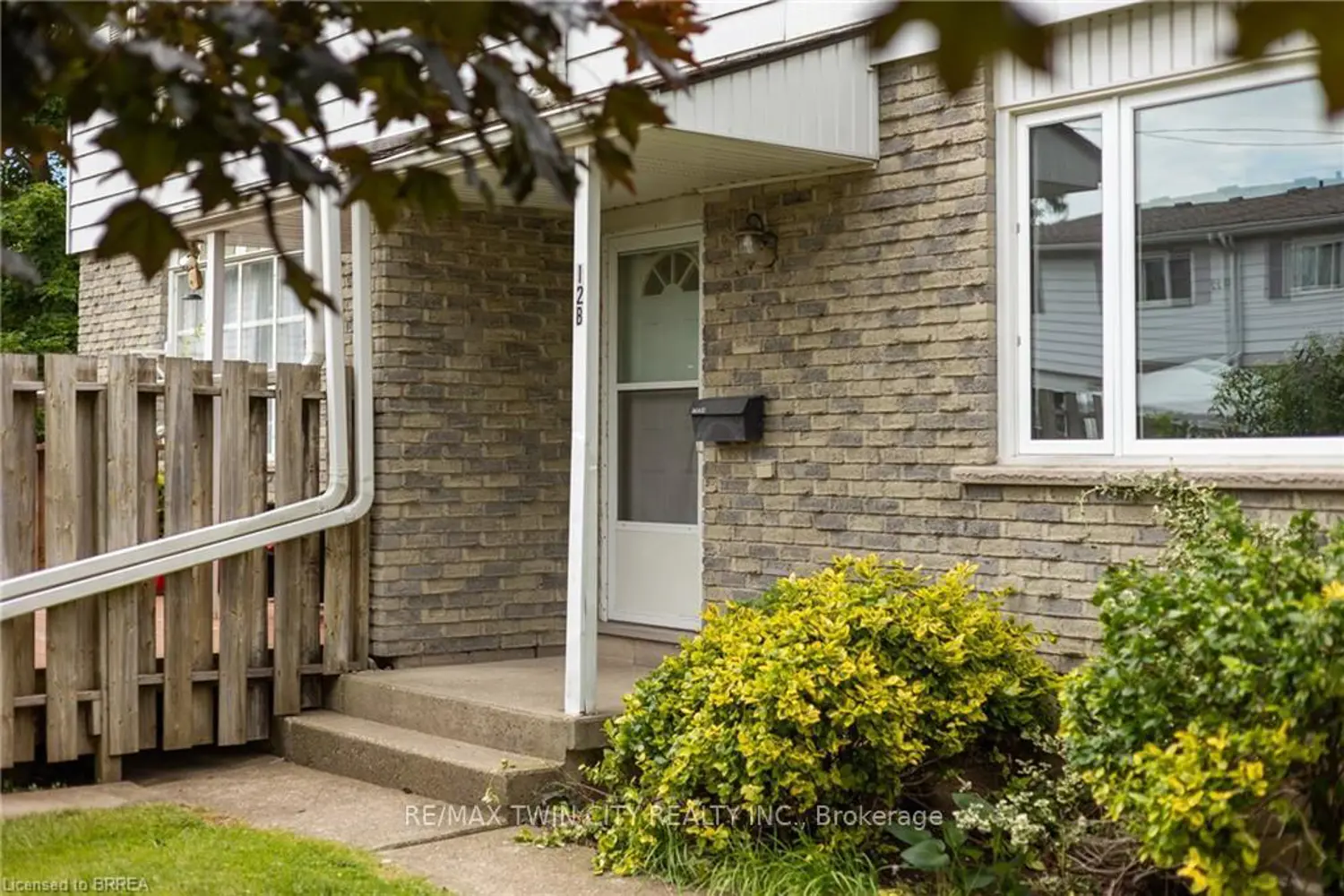 18 Oakhill Drive 12B