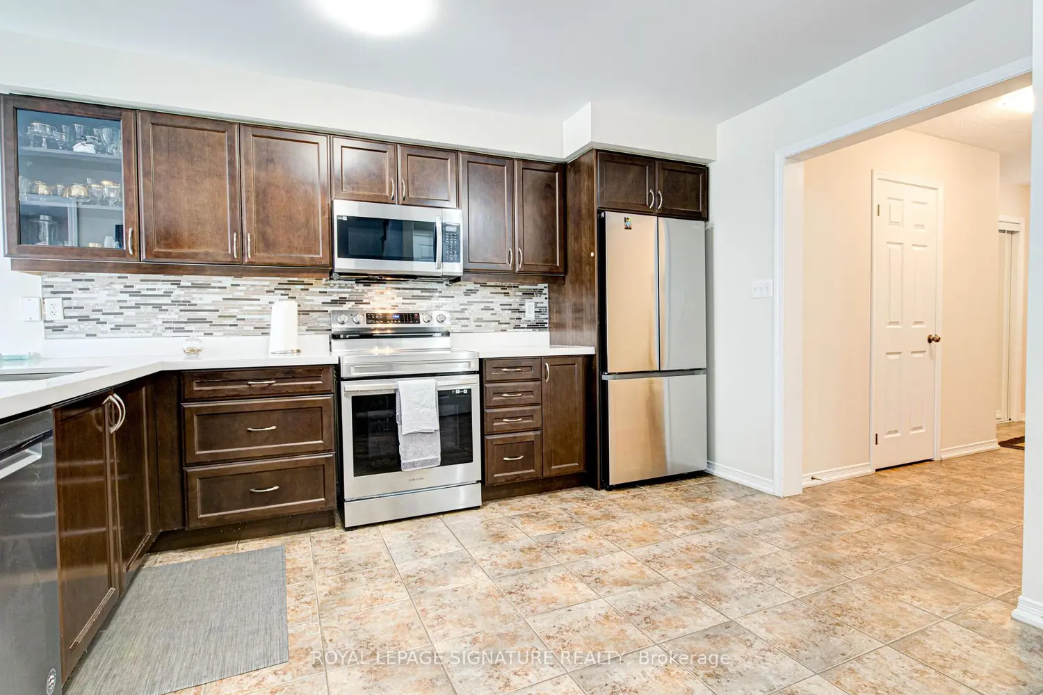 39 Trowbridge Street photo 4