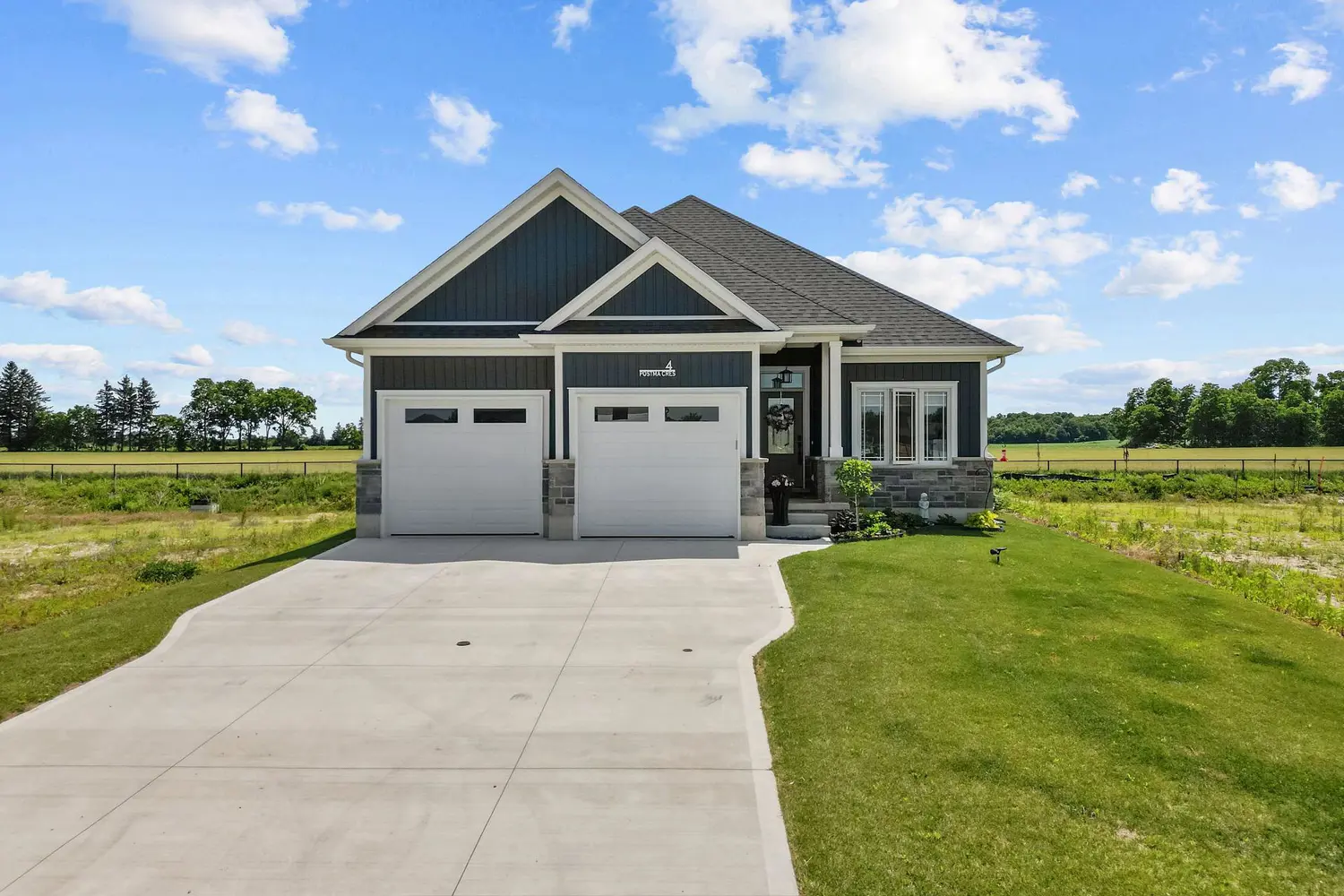 4 Postma Crescent