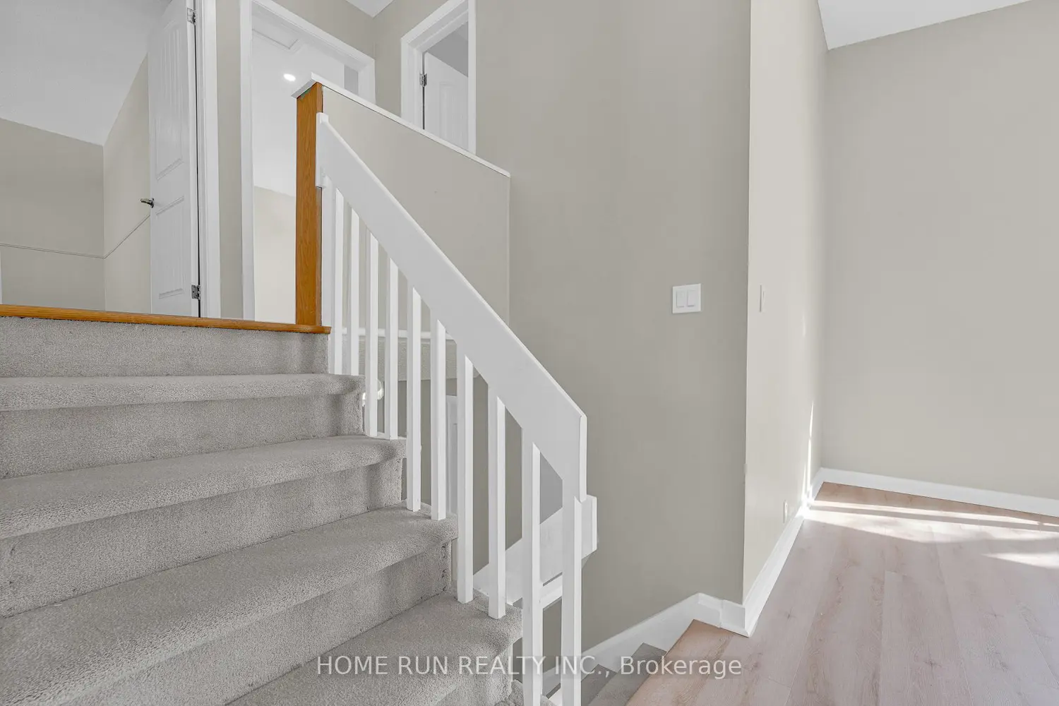 1259 Meadowlands Drive photo 5