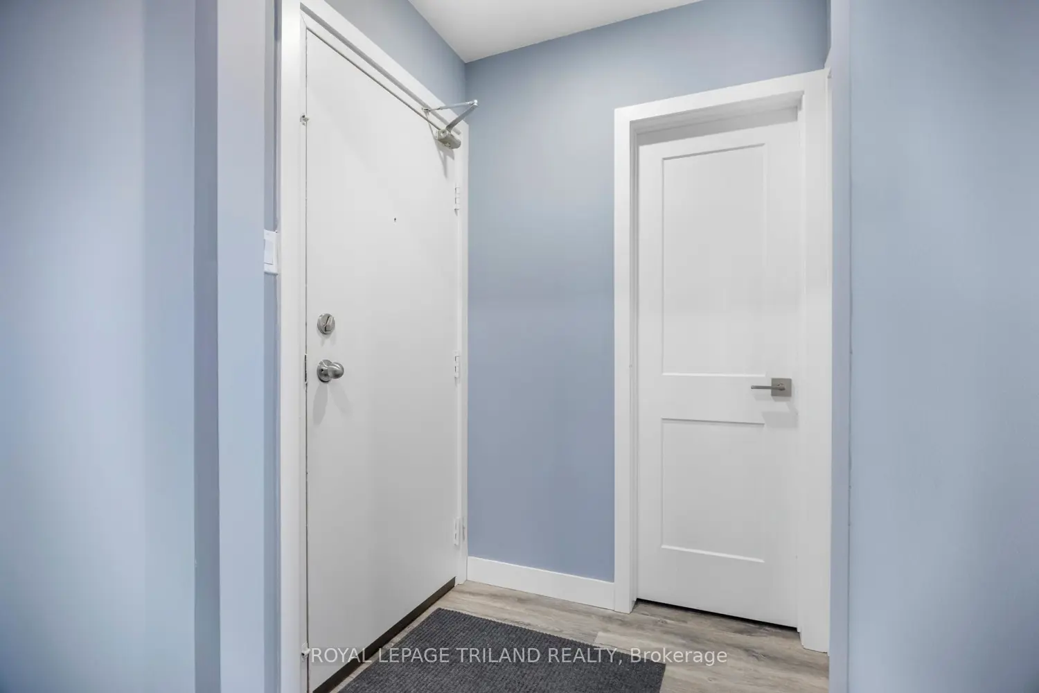 1096 Jalna Boulevard 97 photo 2
