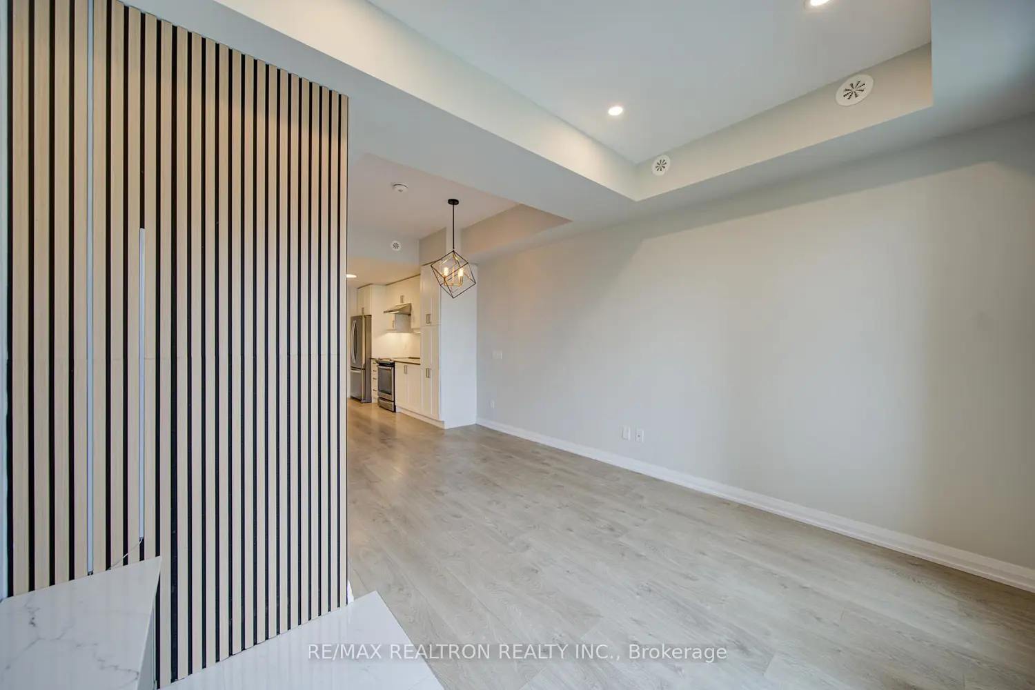 1050 Portage Parkway Th33 photo 5