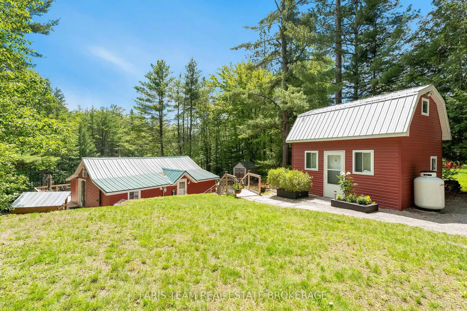 24 Black River Road photo 3