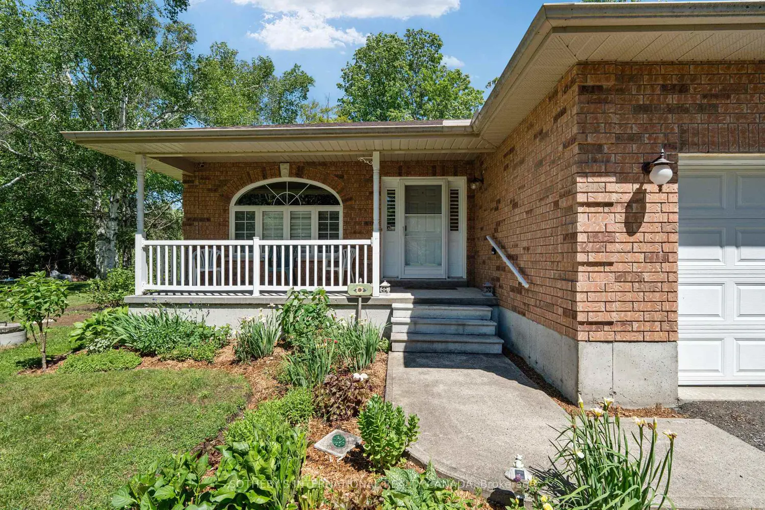 63 Pinecrest Road photo 2