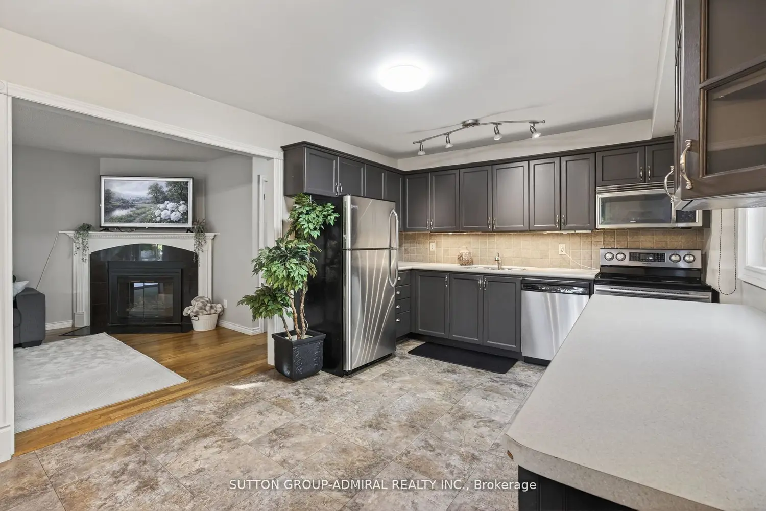 90 Rice Drive photo 3