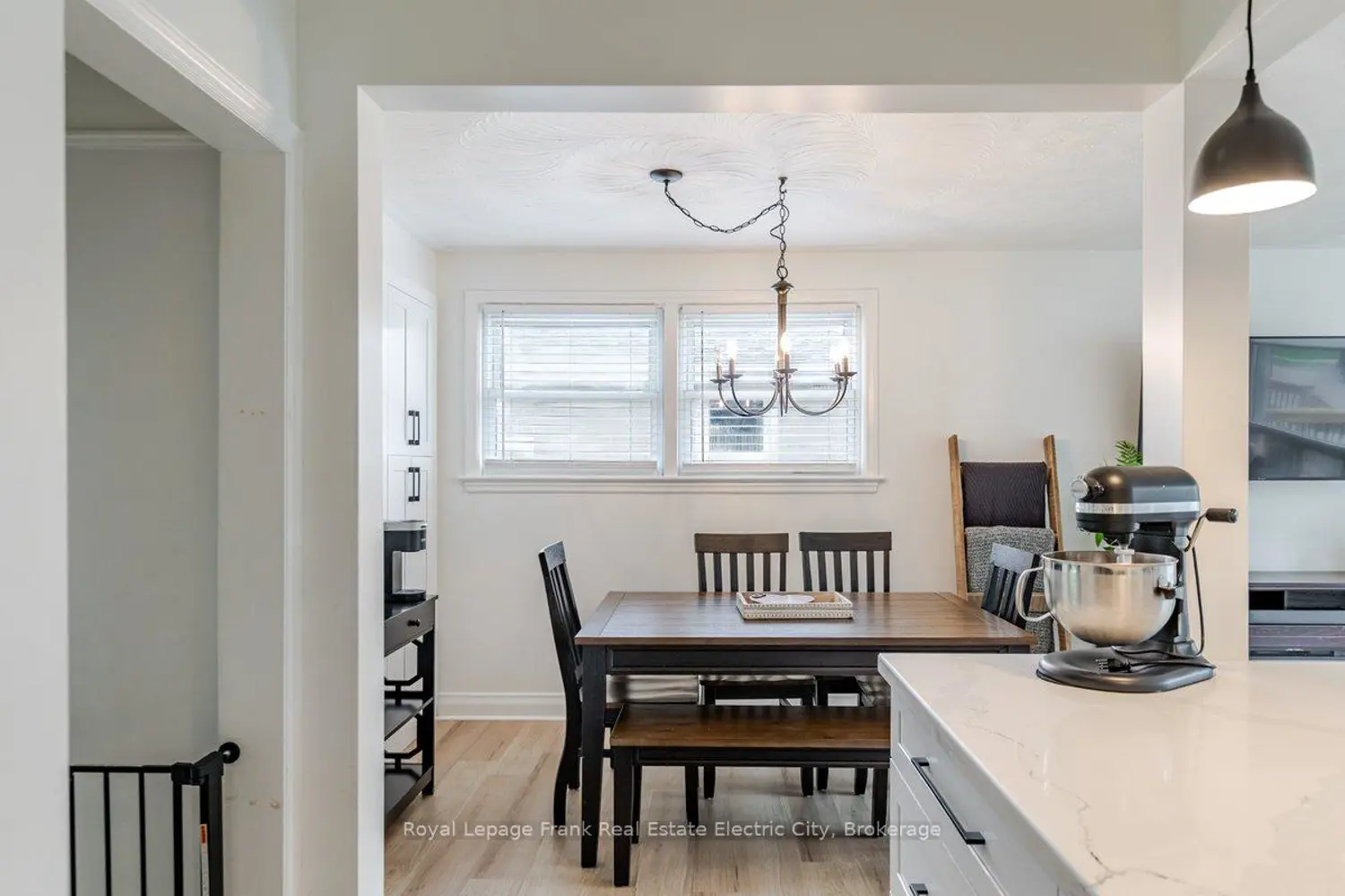 642 Bellaire Street photo 4