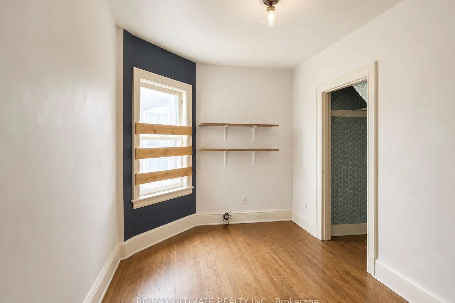 678 Euclid Avenue photo 4