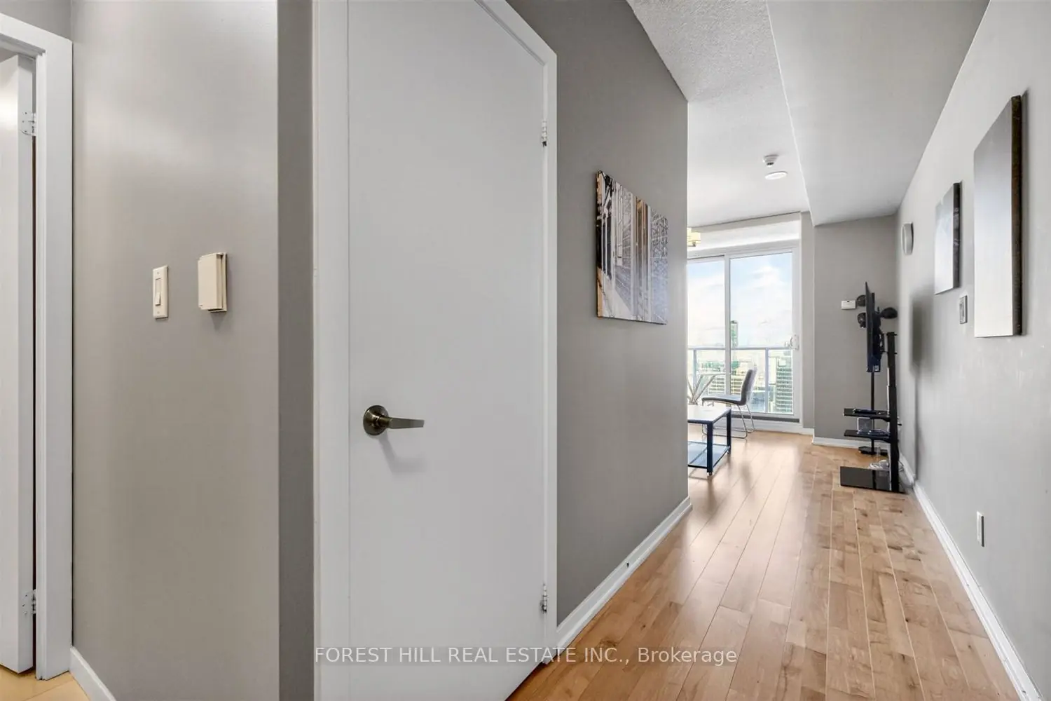 65 Bremner Boulevard 4607 photo 2